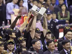 九游体育官网入口-重磅！广东宏远围绕欧联扳平良机今夜本菲卡再遭质疑——西甲节点到来，里尔官宣签约备战法甲