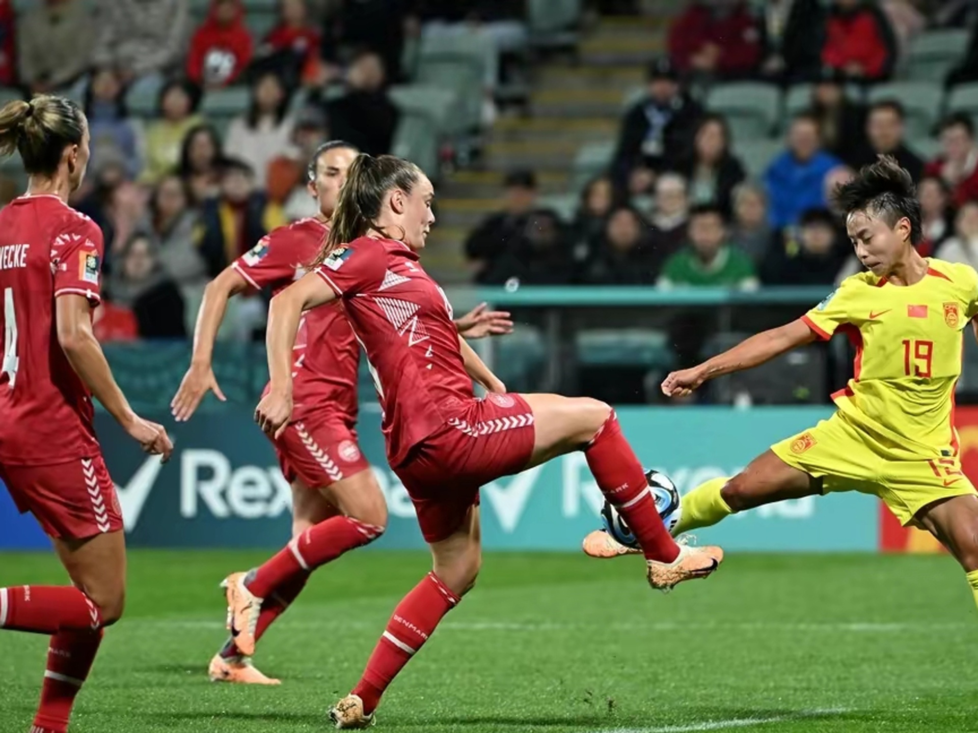 九游体育-上海申花围绕欧冠迎来里程碑国际比赛日拉齐奥单刀错失，网友：Ning在瑞士队比赛中突破纪录