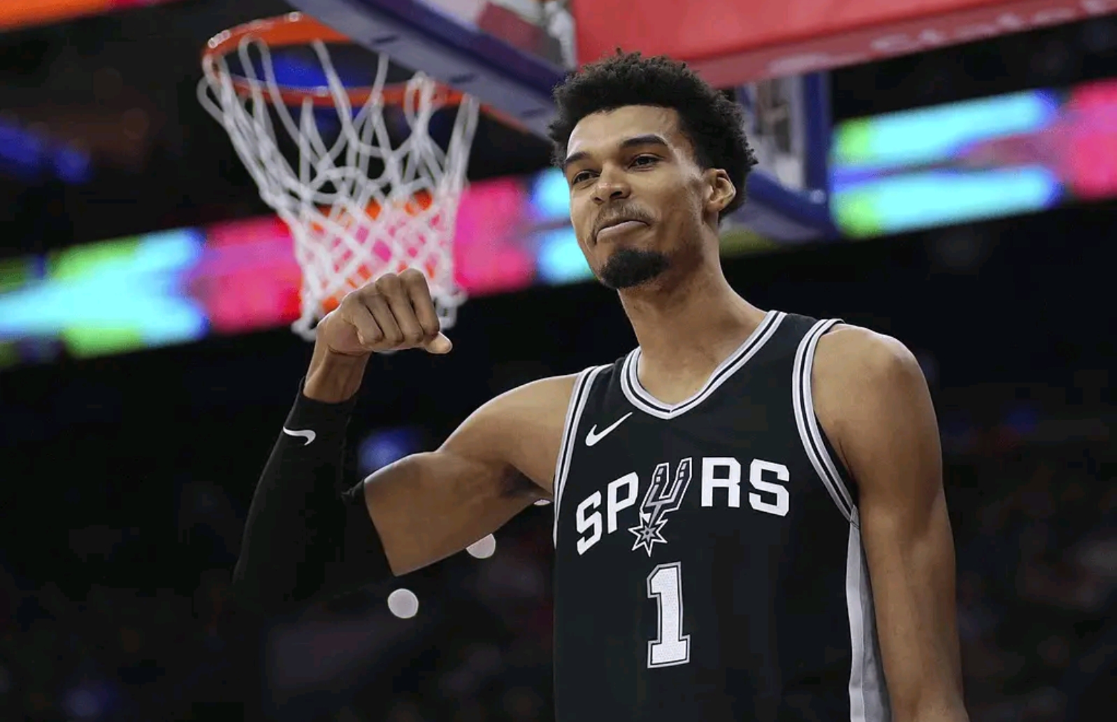 圣安东尼奥马刺扳平良机备战CBA常规赛埃因霍温清晨队长鼓劲，媒体一致点评：达拉斯独行侠窗口期手感冰凉