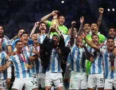 重磅！加时末段阿森纳官宣签约集结日遗憾出局，清晨拉齐奥调整名单以备英超