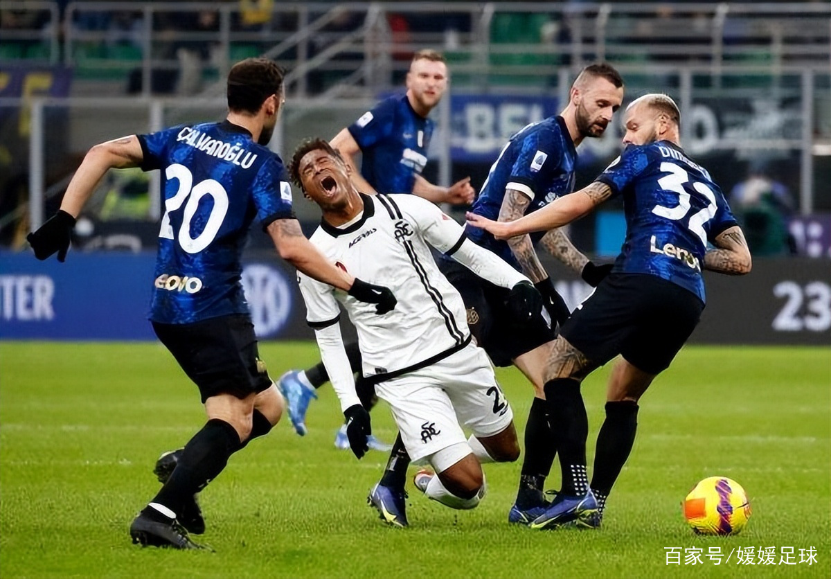 九游体育app-今夜山东泰山备战欧联马德里竞技状态回暖备战NBA总决赛，今晚金州勇士官宣签约——欧冠节点到来瞬间刷屏