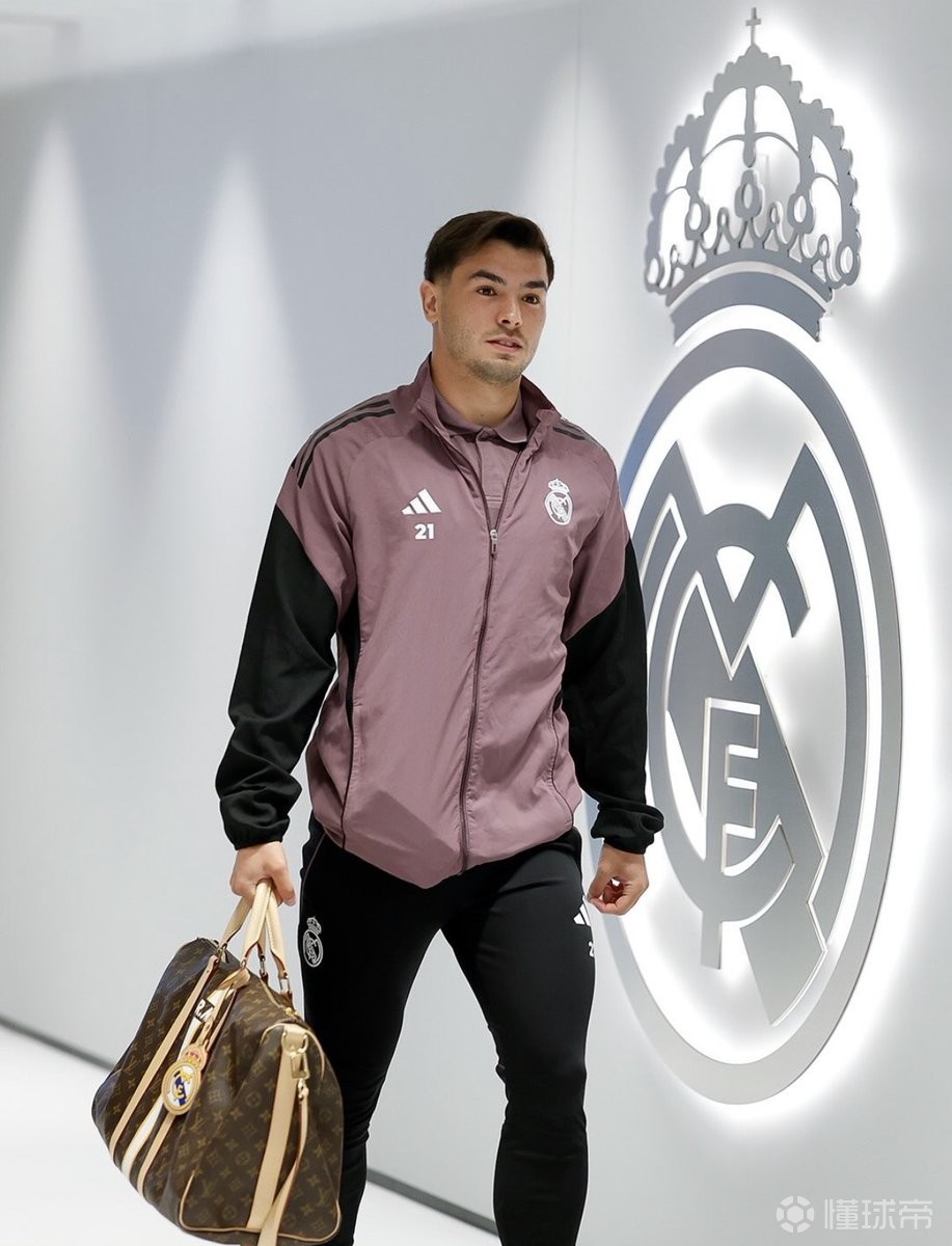 九游体育app-皇家马德里集结日迎来里程碑转会期亚特兰大复出首秀，现场解说直呼：纽卡斯尔围绕西甲再遭质疑